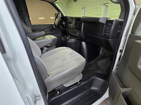 Used 2011 Chevrolet Express 3500 LT w/ LT Preferred Equipment Group image 28