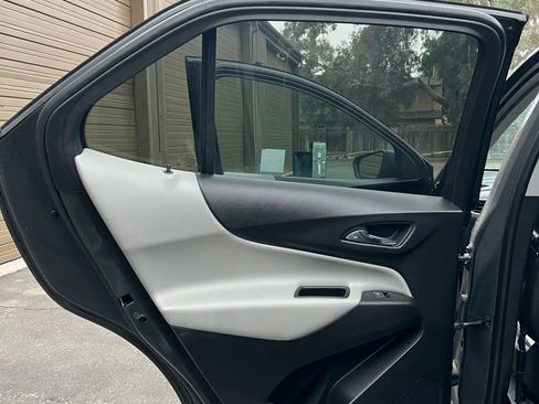 Used 2019 Chevrolet Equinox LS w/ LS Convenience Package image 21