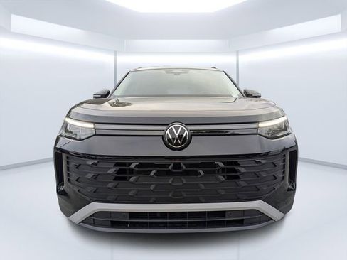 New 2026 Volkswagen Tiguan SE image 8