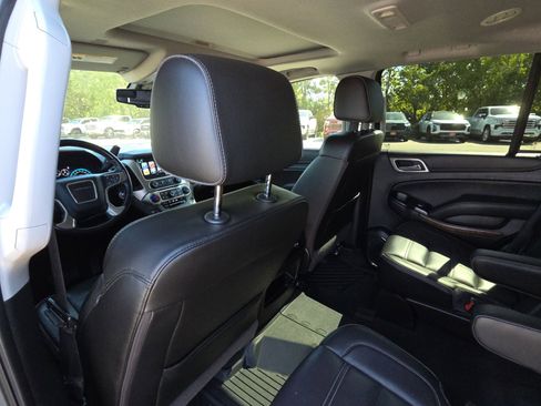 Used 2020 GMC Yukon Denali w/ Denali Premium Package AWD/4WD image 28