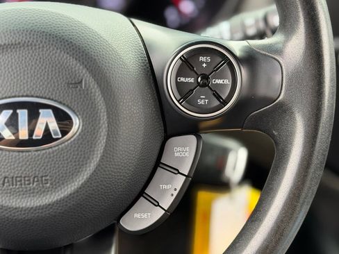 Used 2018 Kia Soul FWD image 7