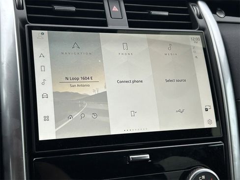 Used 2025 Land Rover Discovery S image 39