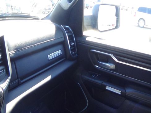 Used 2025 RAM 1500 Laramie AWD/4WD image 32