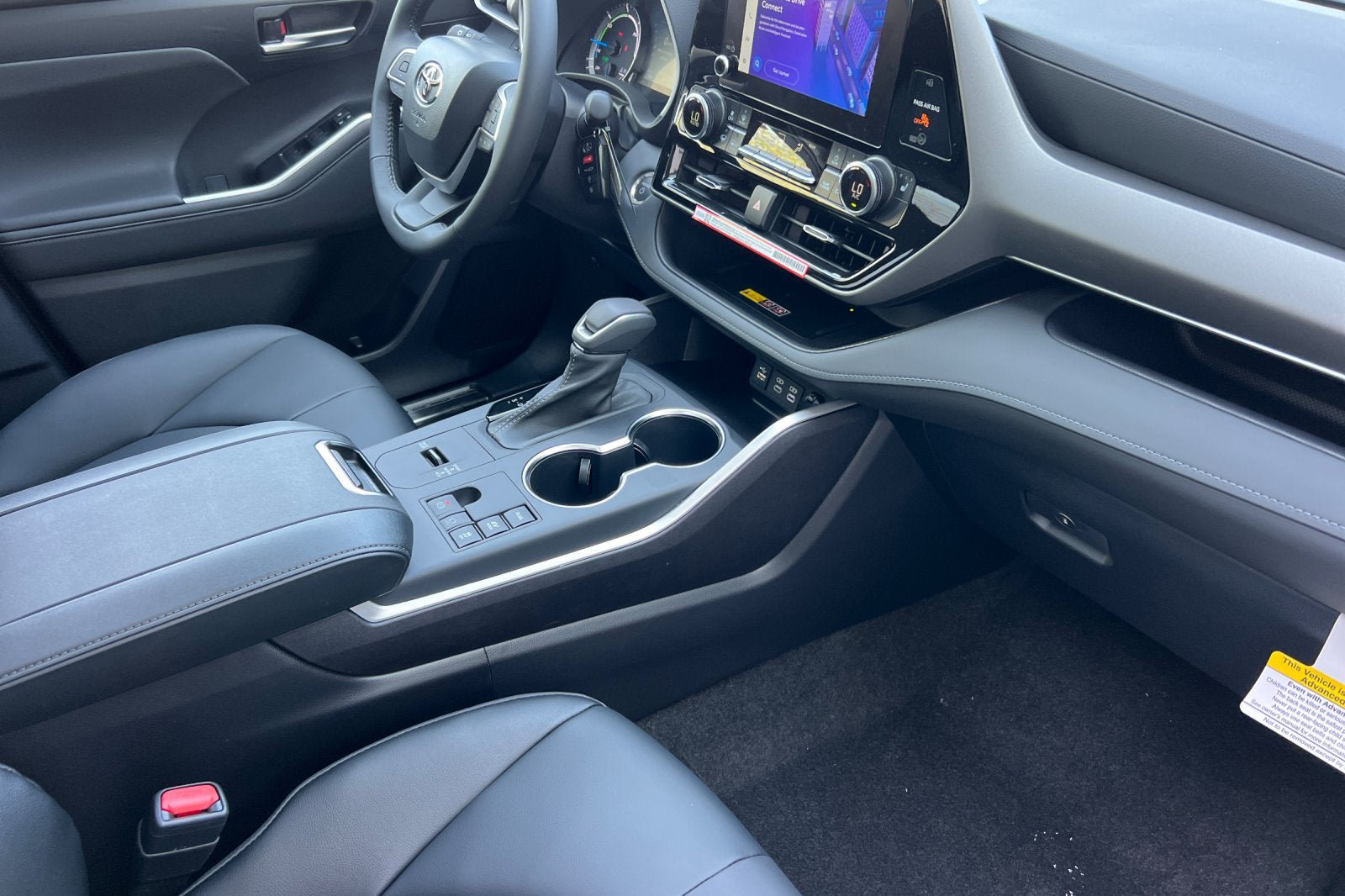 New 2026 Toyota Highlander XLE AWD/4WD image 18