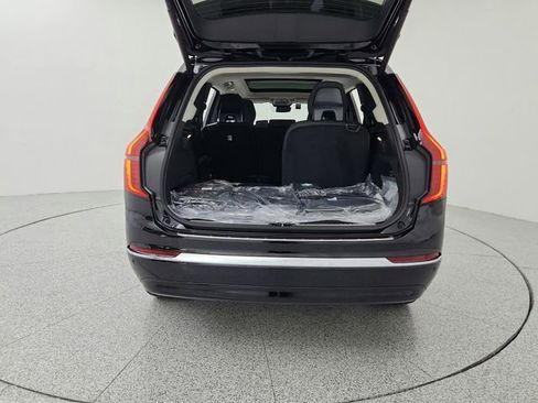 New 2025 Volvo XC90 B5 Plus w/ Protection Package Premier image 20