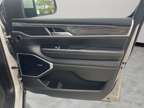 Used 2022 Jeep Wagoneer Series II image 13