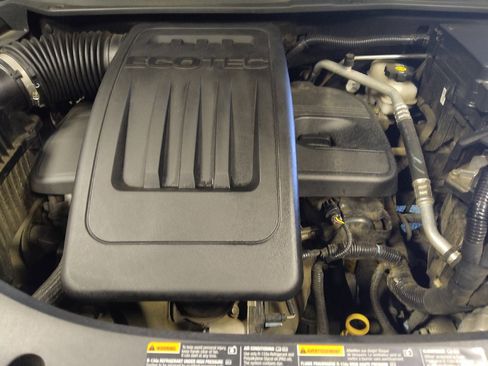 Used 2016 Chevrolet Equinox LTZ w/ Enhanced Convenience Package image 30