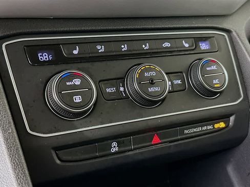 Used 2021 Volkswagen Atlas SE w/ Panoramic Sunroof Package FWD image 17