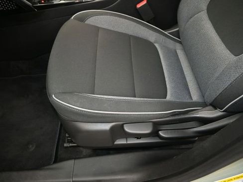 Used 2025 Chevrolet TrailBlazer LT FWD image 11