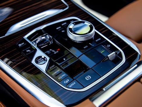 New 2026 BMW X7 xDrive40i w/ Executive Package image 15