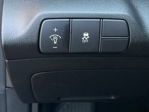 Used 2025 Hyundai Elantra SEL image 27