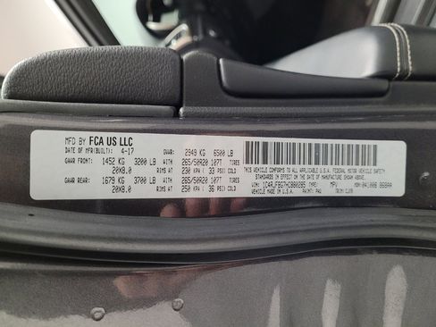 Used 2017 Jeep Grand Cherokee Limited image 33