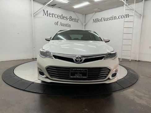 Used 2013 Toyota Avalon XLE FWD image 2