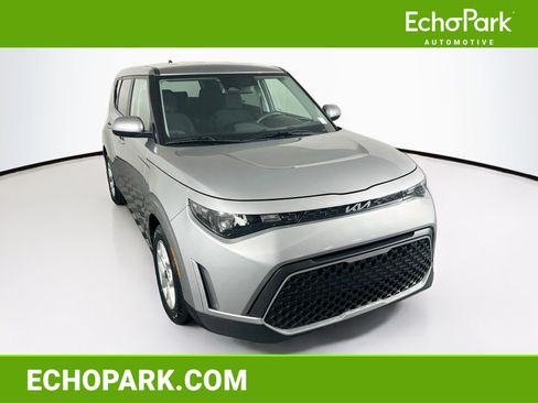 Used 2024 Kia Soul LX w/ Option Group 015 FWD image 1