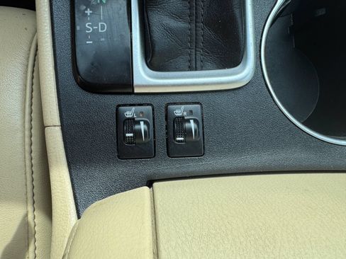 Used 2016 Toyota Highlander XLE AWD/4WD image 31