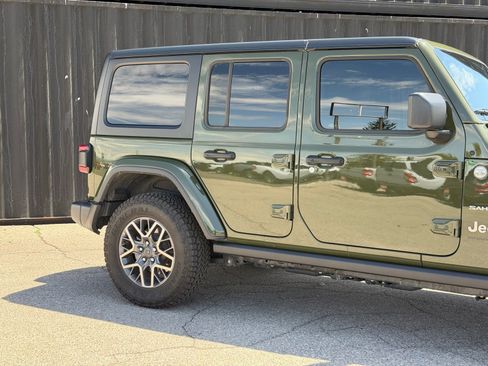 Used 2024 Jeep Wrangler Unlimited Sahara AWD/4WD image 5