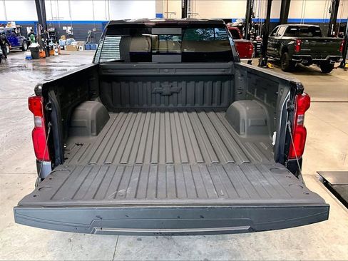 Used 2024 Chevrolet Silverado 1500 LT Trail Boss w/ LT Trail Boss Premium Package AWD/4WD image 32