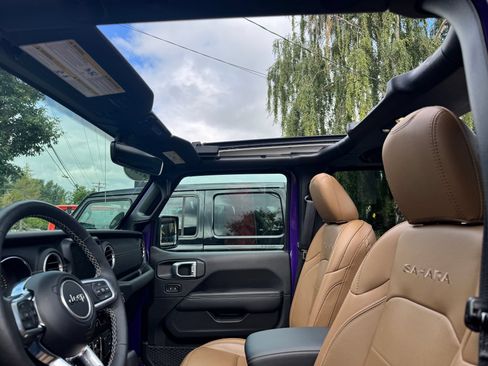 Used 2023 Jeep Wrangler Unlimited Sahara w/ Cold Weather Group AWD/4WD image 27