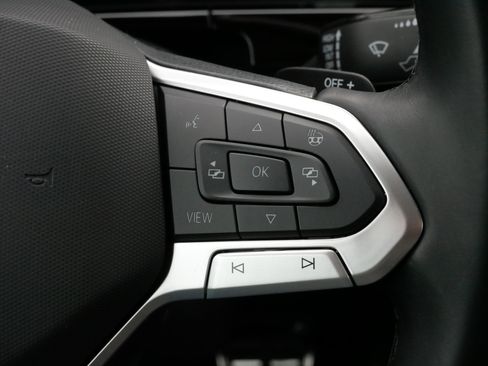 Certified 2024 Volkswagen Atlas SEL Premium R-Line image 25