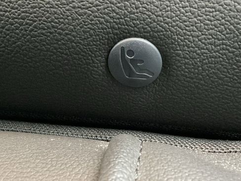 Used 2025 Chevrolet Trax LT image 16