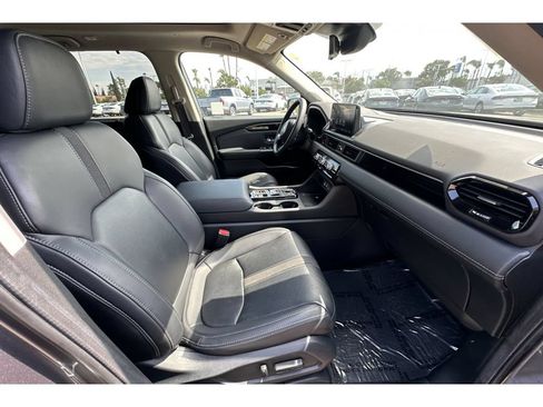 Used 2024 Honda Pilot Touring image 20