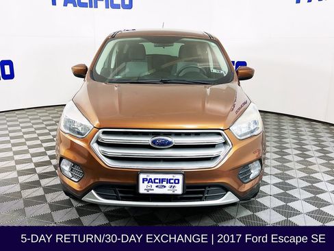 Used 2017 Ford Escape SE w/ SE Cold Weather Package image 3