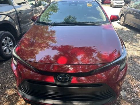 Used 2023 Toyota Corolla LE FWD image 4