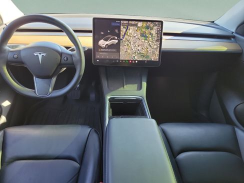 Used 2021 Tesla Model Y Long Range AWD/4WD image 9