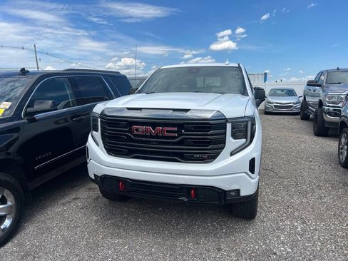 Used 2023 GMC Sierra 1500 AT4 w/ Technology Package AWD/4WD image 2