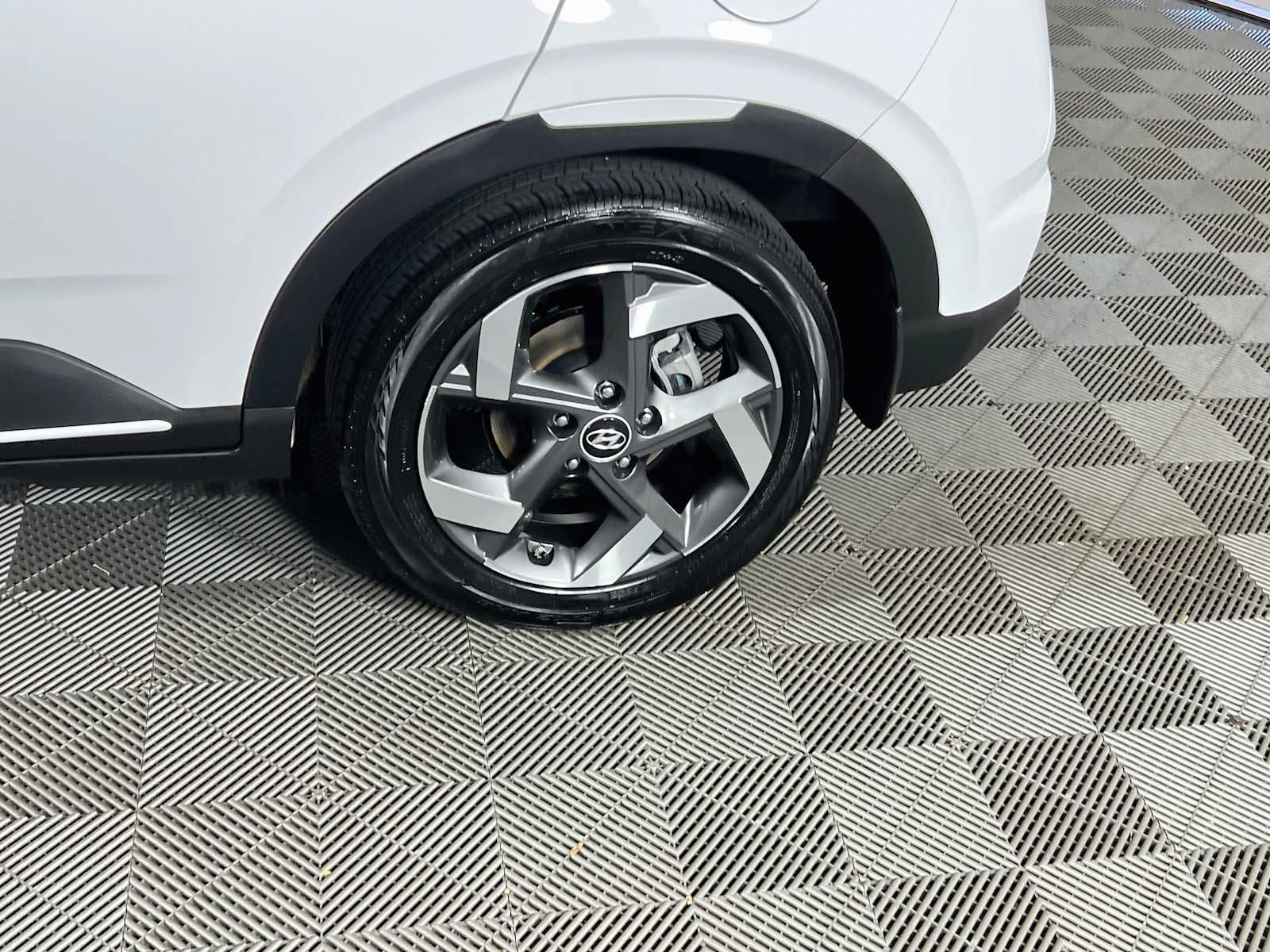 Certified 2026 Hyundai Venue SEL FWD image 30