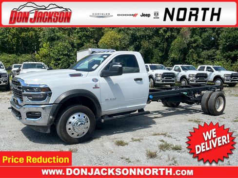 New 2025 RAM 5500 4x4 Regular Cab image 1