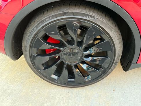 Used 2023 Tesla Model Y Performance image 42