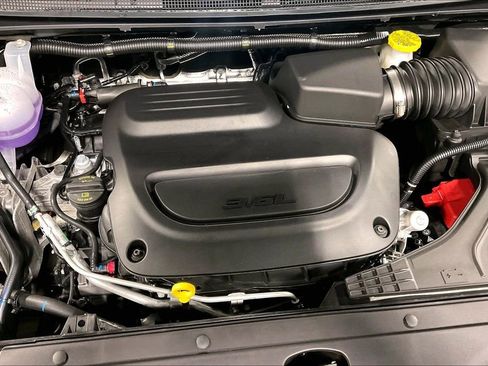 New 2026 Chrysler Pacifica Limited w/ Uconnect Theater Family Group image 34