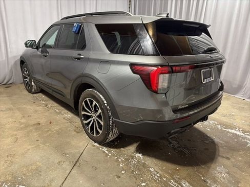 Used 2025 Ford Explorer ST-Line image 6