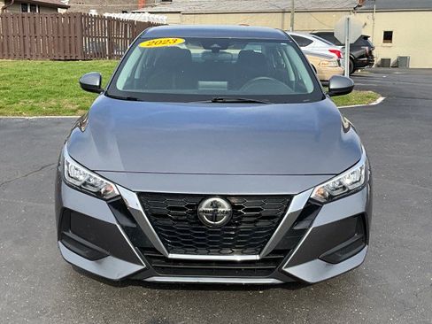 Used 2023 Nissan Sentra SV image 2