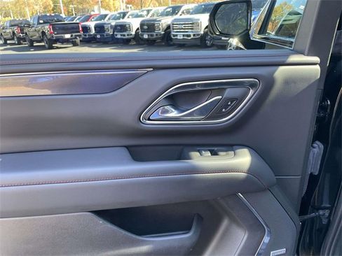 Used 2023 Chevrolet Suburban RST w/ Sport Performance Package image 26