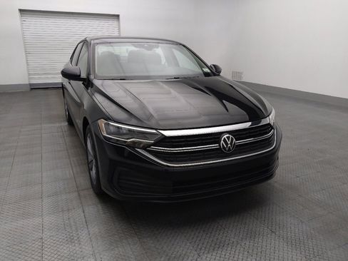 Used 2024 Volkswagen Jetta SE image 14
