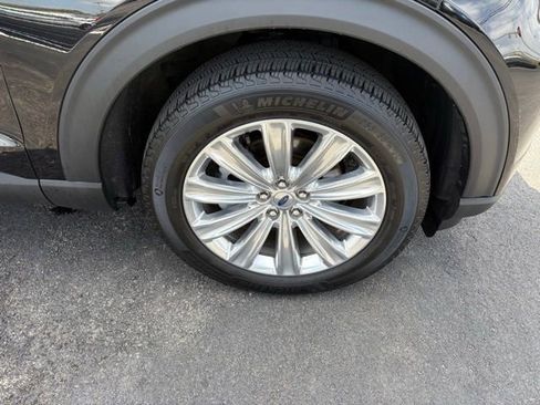 Certified 2022 Ford Explorer Limited w/ Limited Technology Package AWD/4WD image 9
