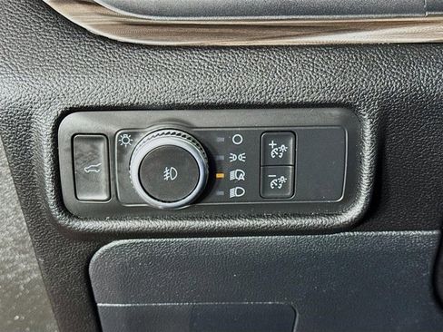 Used 2021 Ford Explorer Limited image 11