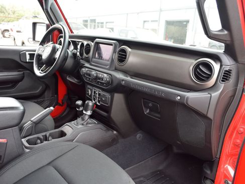 Used 2018 Jeep Wrangler Unlimited Sport S AWD/4WD image 22