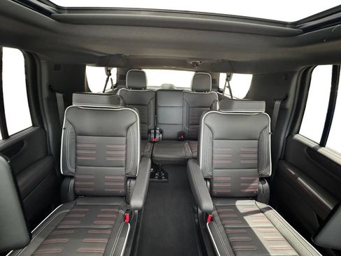 Used 2025 GMC Yukon XL AT4 Ultimate AWD/4WD image 18