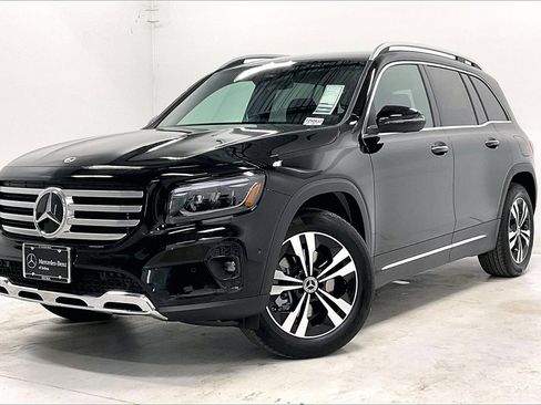 New 2025 Mercedes-Benz GLB 250 4MATIC image 2