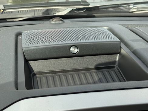 Used 2022 Ford F250 Lariat w/ Tremor Off-Road Package image 27