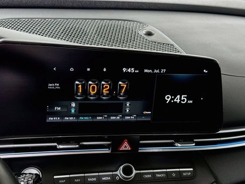 Used 2021 Hyundai Elantra Limited w/ Cargo Package FWD image 5