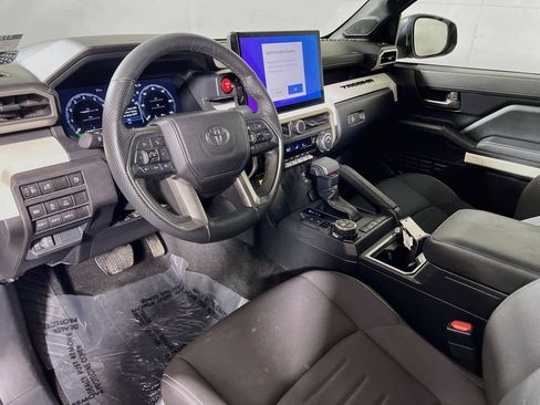 Used 2024 Toyota Tacoma TRD Off-Road w/ TRD Off Road Upgrade Package AWD/4WD image 9
