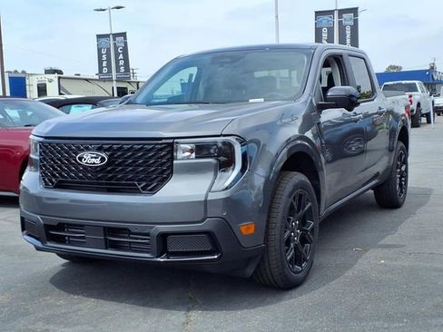 New 2025 Ford Maverick Lariat w/ Black Appearance Package image 1