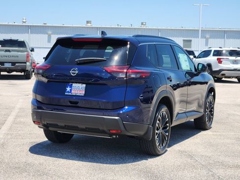 New 2026 Nissan Rogue Dark Armor FWD image 4
