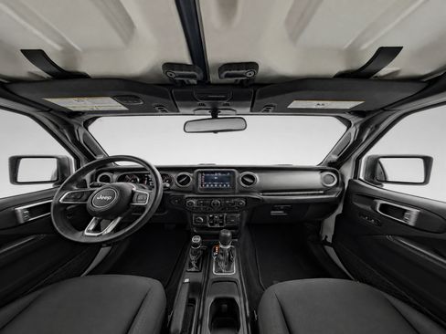 Used 2019 Jeep Wrangler Unlimited Sahara AWD/4WD image 17