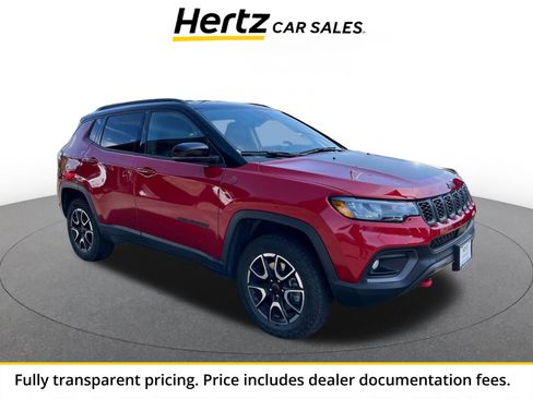Used 2025 Jeep Compass Trailhawk AWD/4WD image 1