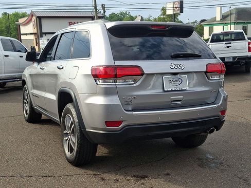 Used 2021 Jeep Grand Cherokee Limited AWD/4WD image 6